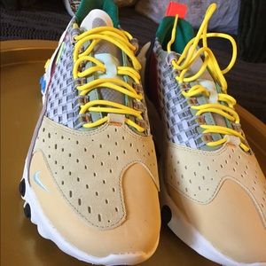 NIKE SNEAKERS, BRAND NEW